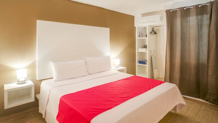 KING_South_side_lamps