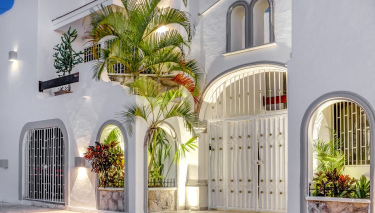 VALENTINA_front_garden